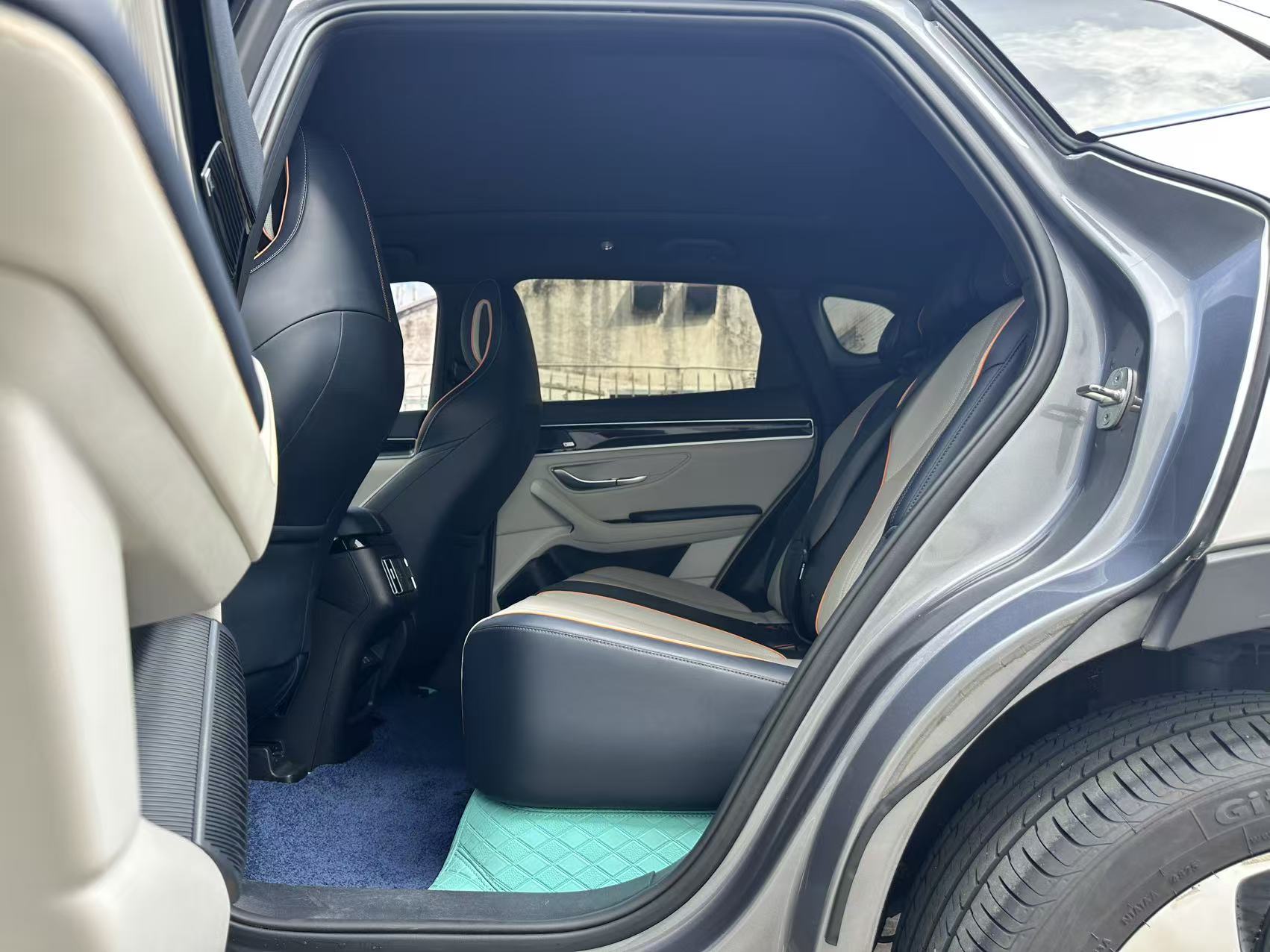 BYD Song PLUS DM-i 2021 - Rear angle view