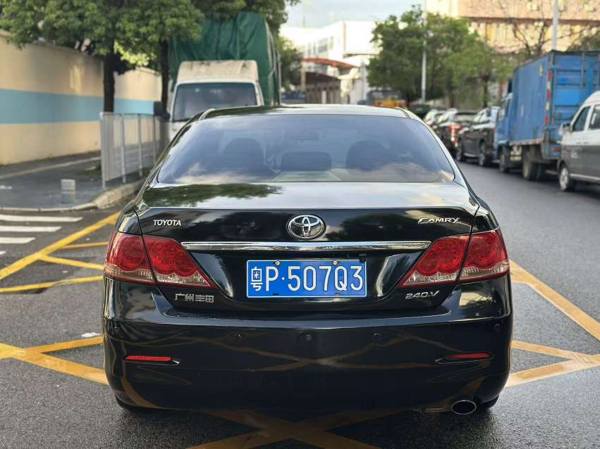 2007 Toyota Camry - Front 3/4 view