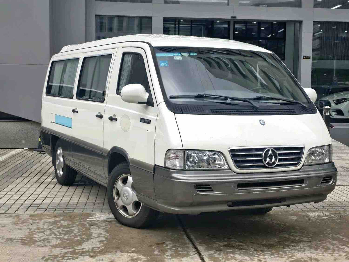 Used Huizhong Istana 2.3L Luxury 15-Seater Minibus | 2009