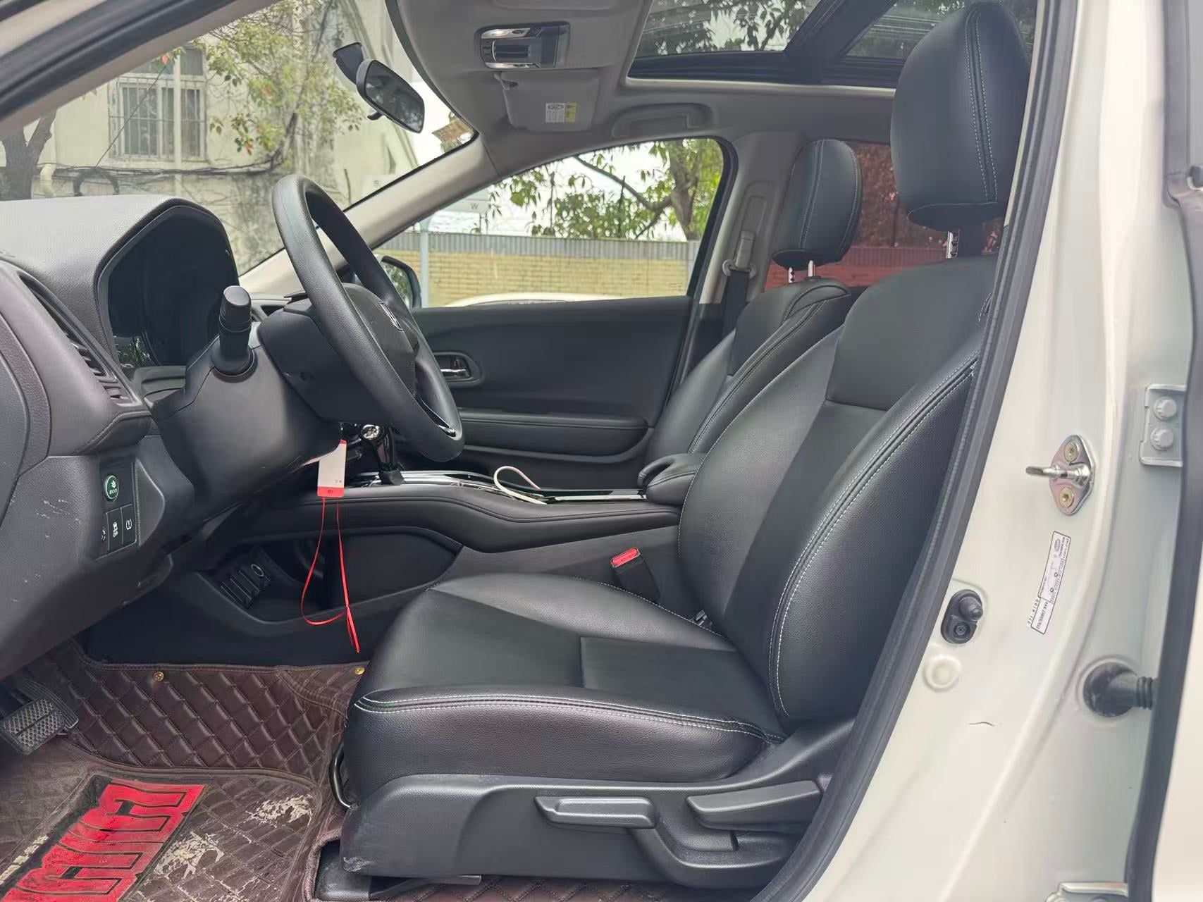 Honda Vezel interior dashboard view