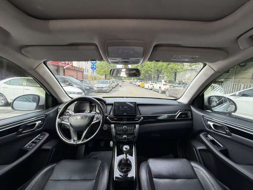 Used 2015 Zotye Domy X5 1.5T Manual Premium Compact SUV, 96,800 KM, 5-Seater Petrol SUV for Export