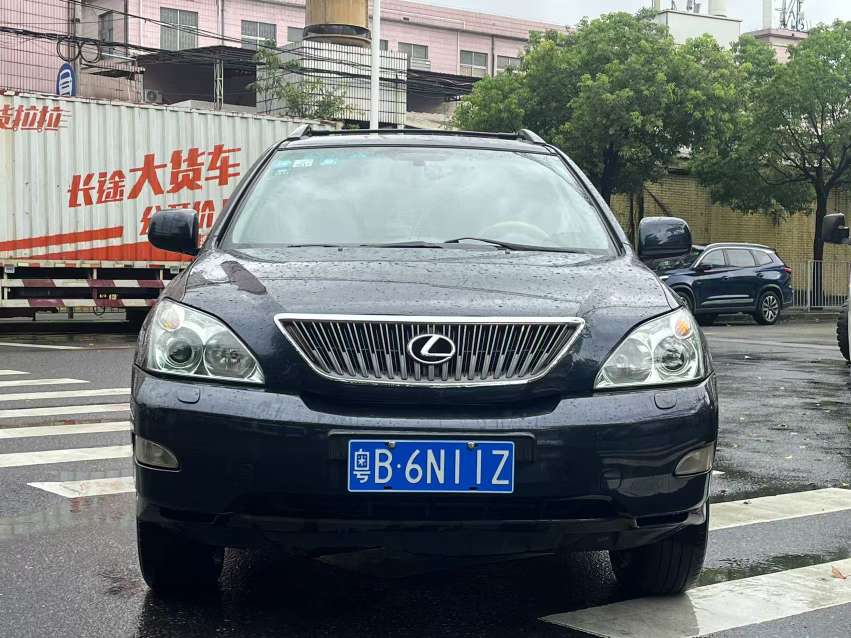 雷克萨斯RX300 正前方外观