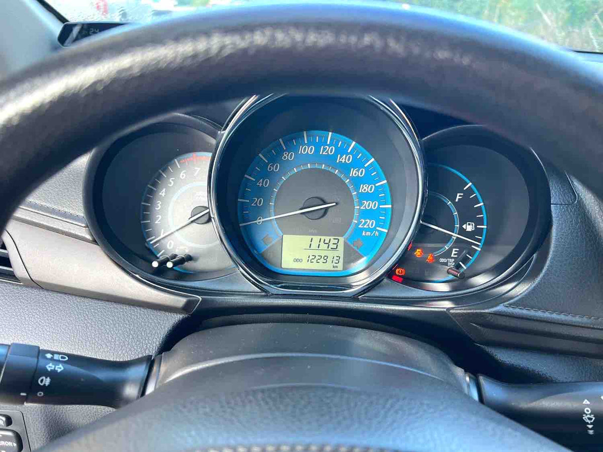 Used 2014 Toyota Yaris L Zhixuan 1.3E Manual Sedan, White, 120,000 km