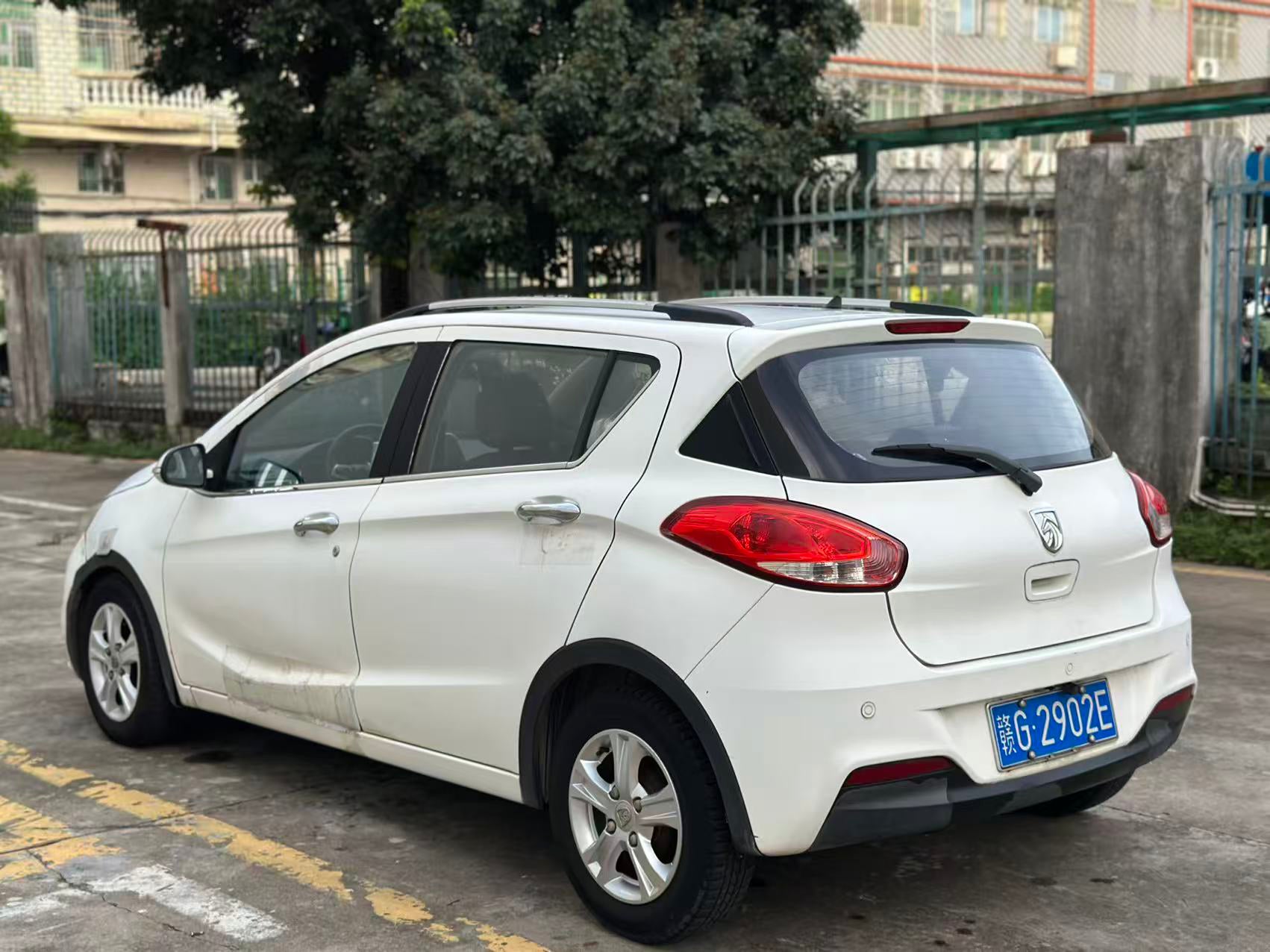 Baojun 310 2016 1.2L Manual Luxury Edition – White Hatchback | Export Ready