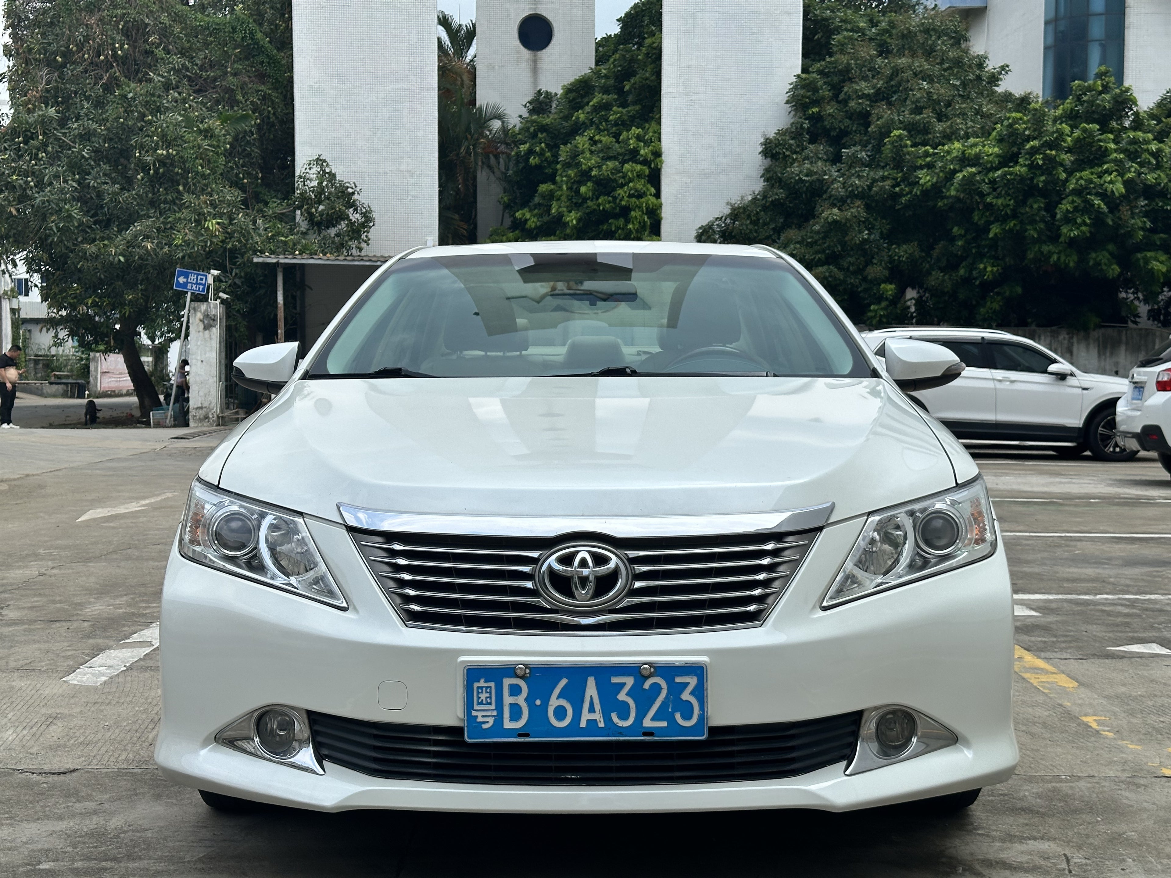 Toyota Camry 2013 White - Rear Three-Quarter View