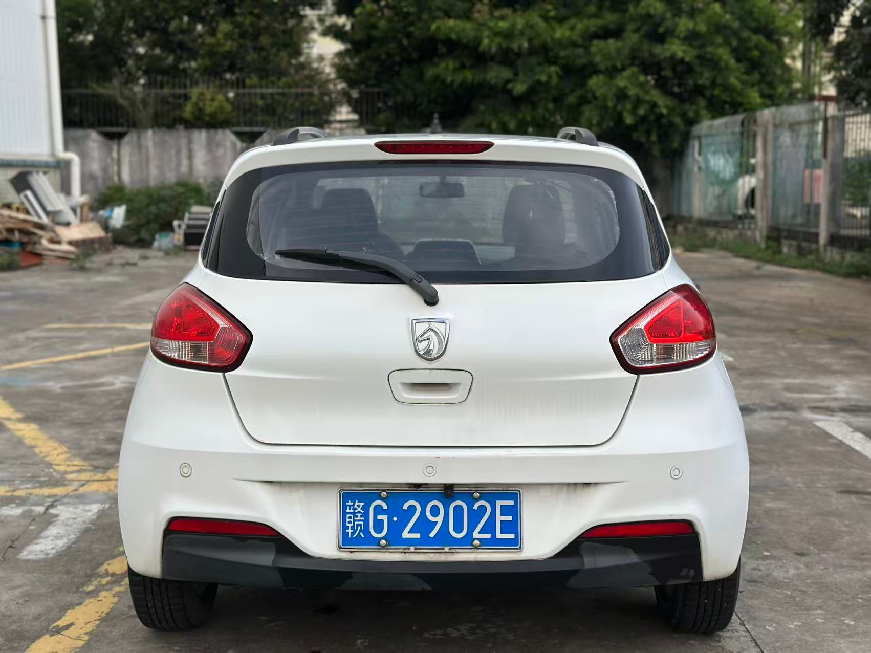 Baojun 310 2016 1.2L Manual Luxury Edition – White Hatchback | Export Ready
