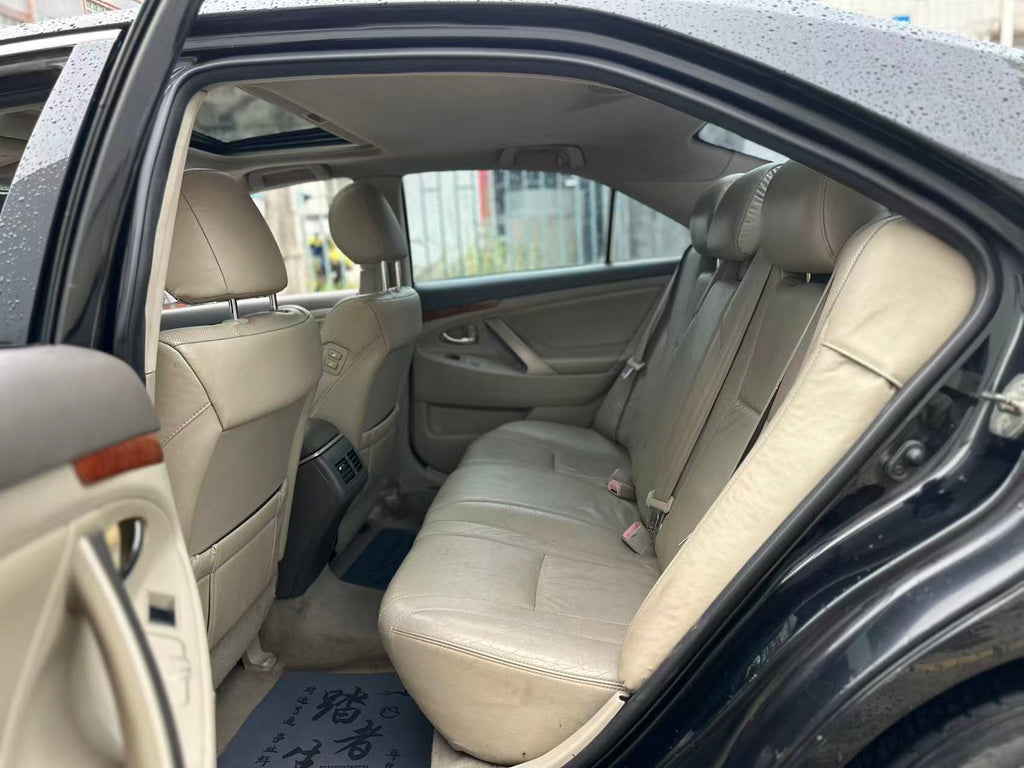 Toyota Camry 240G interior dashboard view