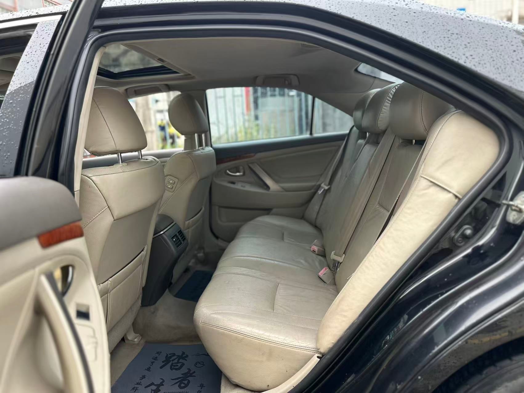 Toyota Camry 240G interior dashboard view