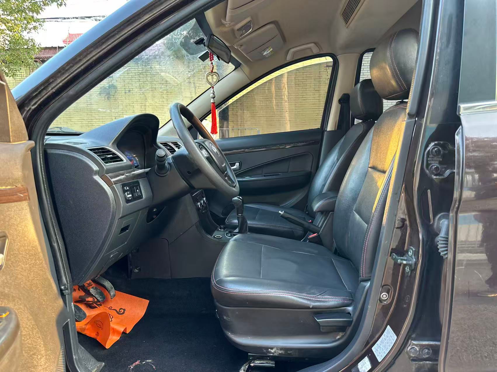 Dongfeng Fengguang 370 additional view