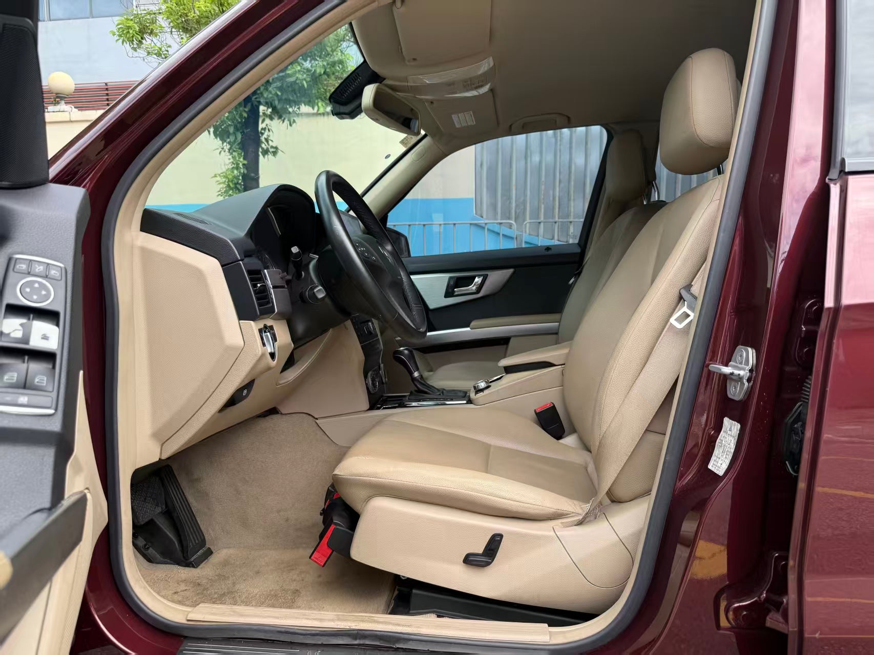 Used Mercedes-Benz GLK 300 4MATIC 2011, 3.0L AWD Mid-size Luxury SUV, LHD Petrol For Export