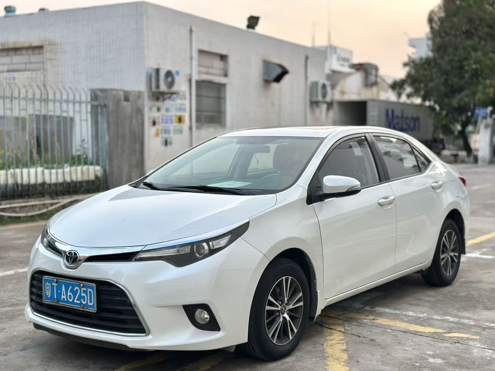 Toyota Levin 2017 front three-quarter view