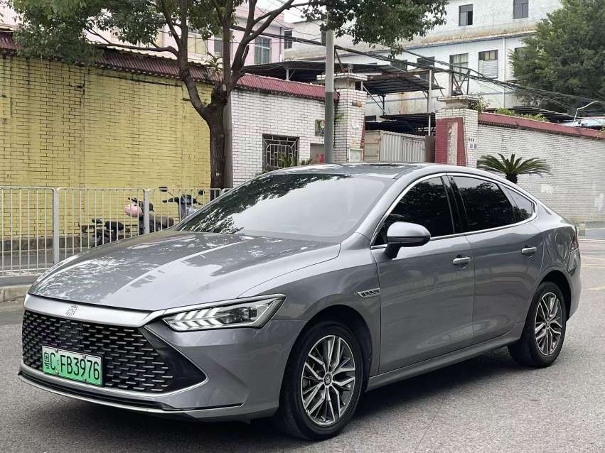 BYD Qin PLUS DM-i 2023 Champion Edition - Front 3/4 View Grey