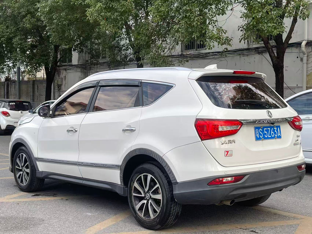 Dongfeng Fengguang 580 2017 front three-quarter exterior view white
