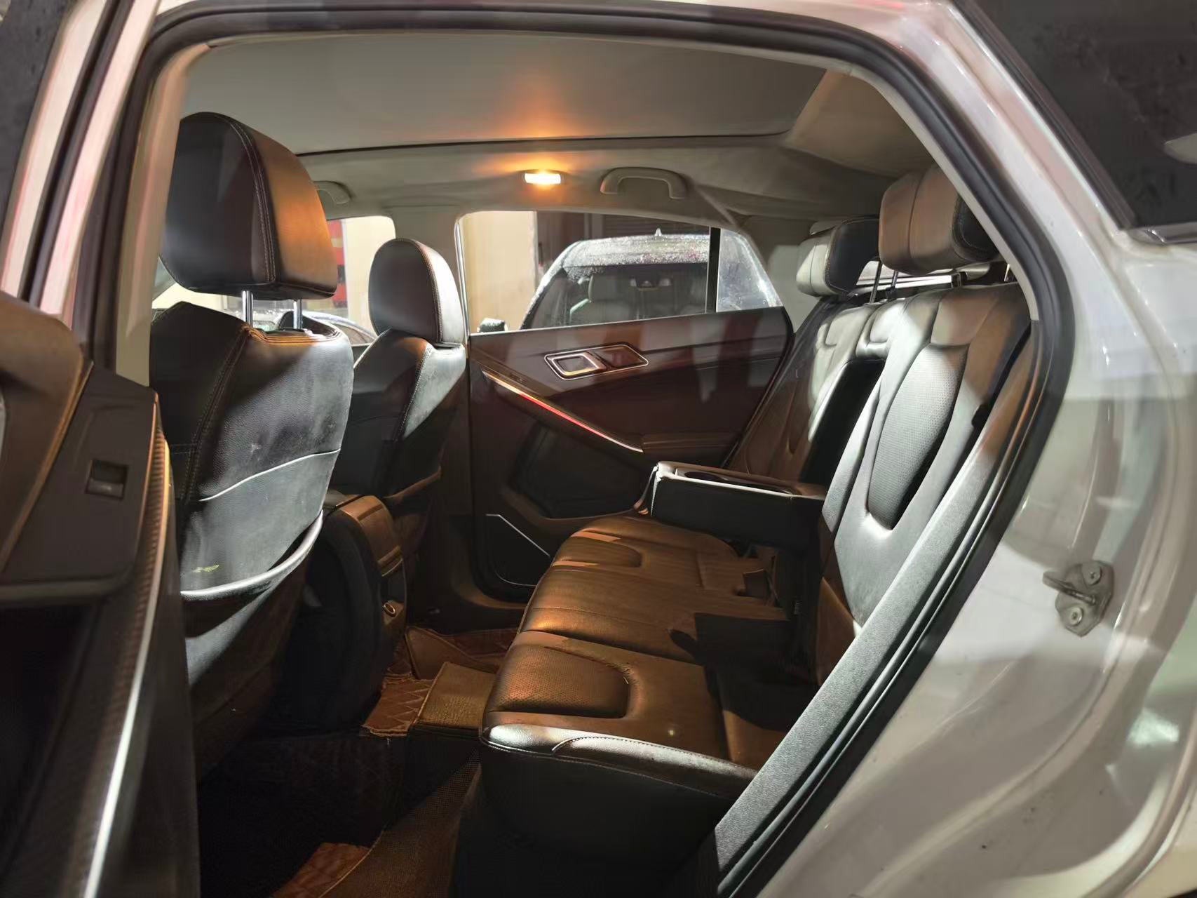 JMC Yusheng S330 2016 interior front seats