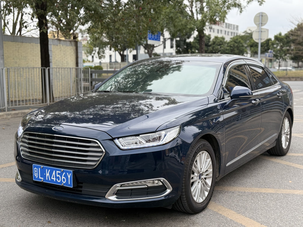 2015 Ford Taurus EcoBoost 245 - Rear view