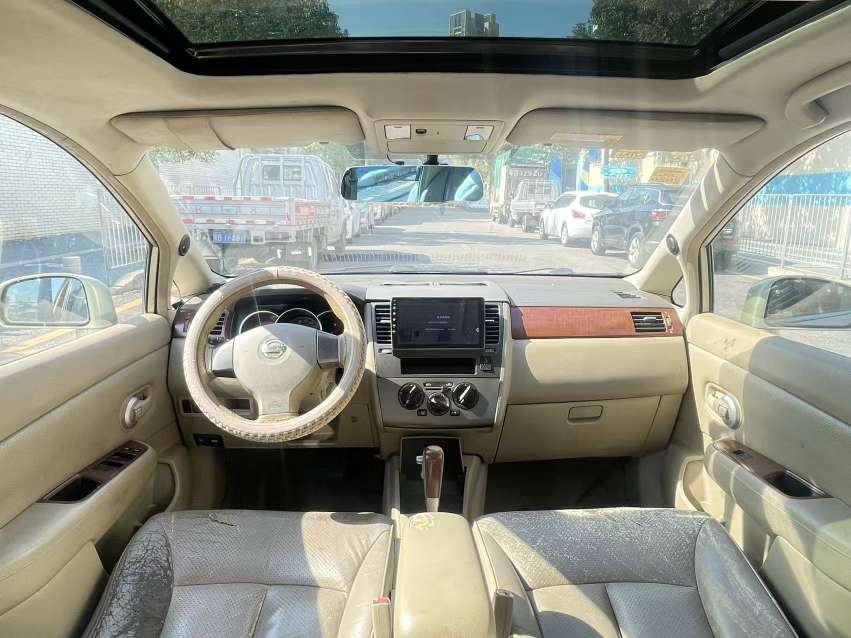 Nissan Tiida 2006 rear view