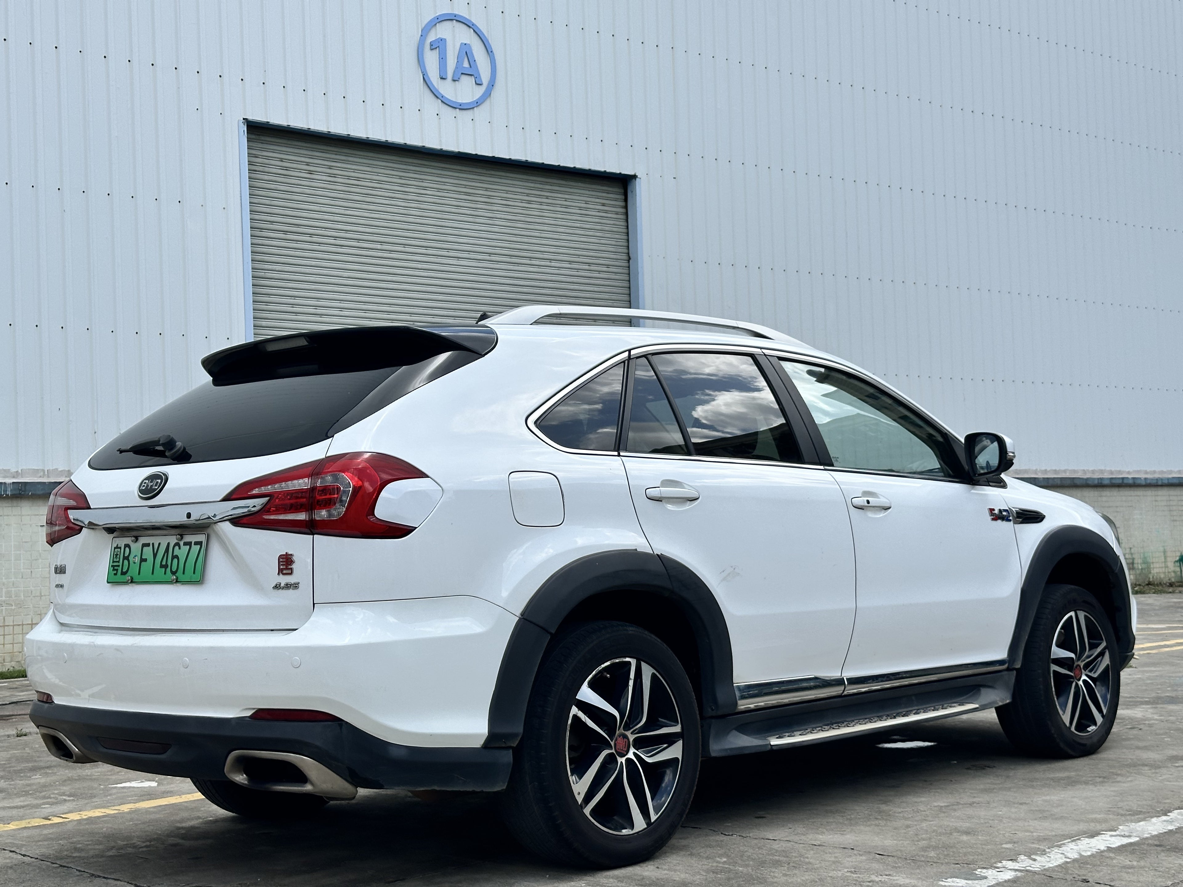 BYD Tang 2015 PHEV – Front 3/4 view