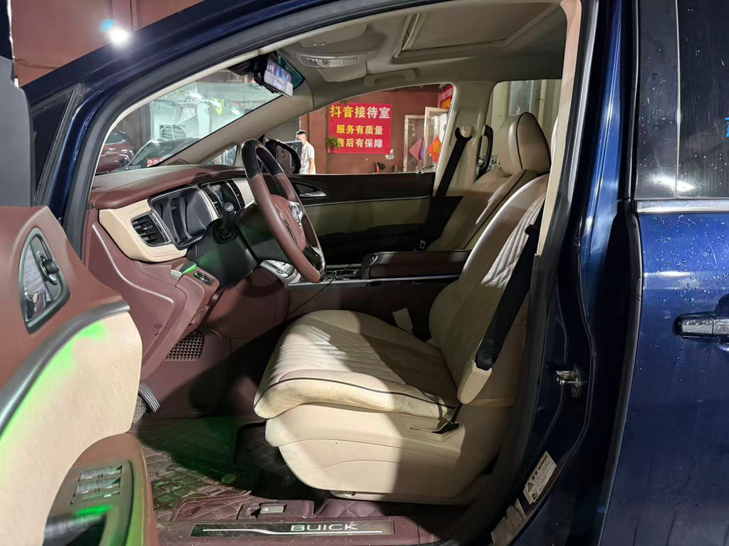 2017 Buick GL8 25S - Rear exterior view showing body condition