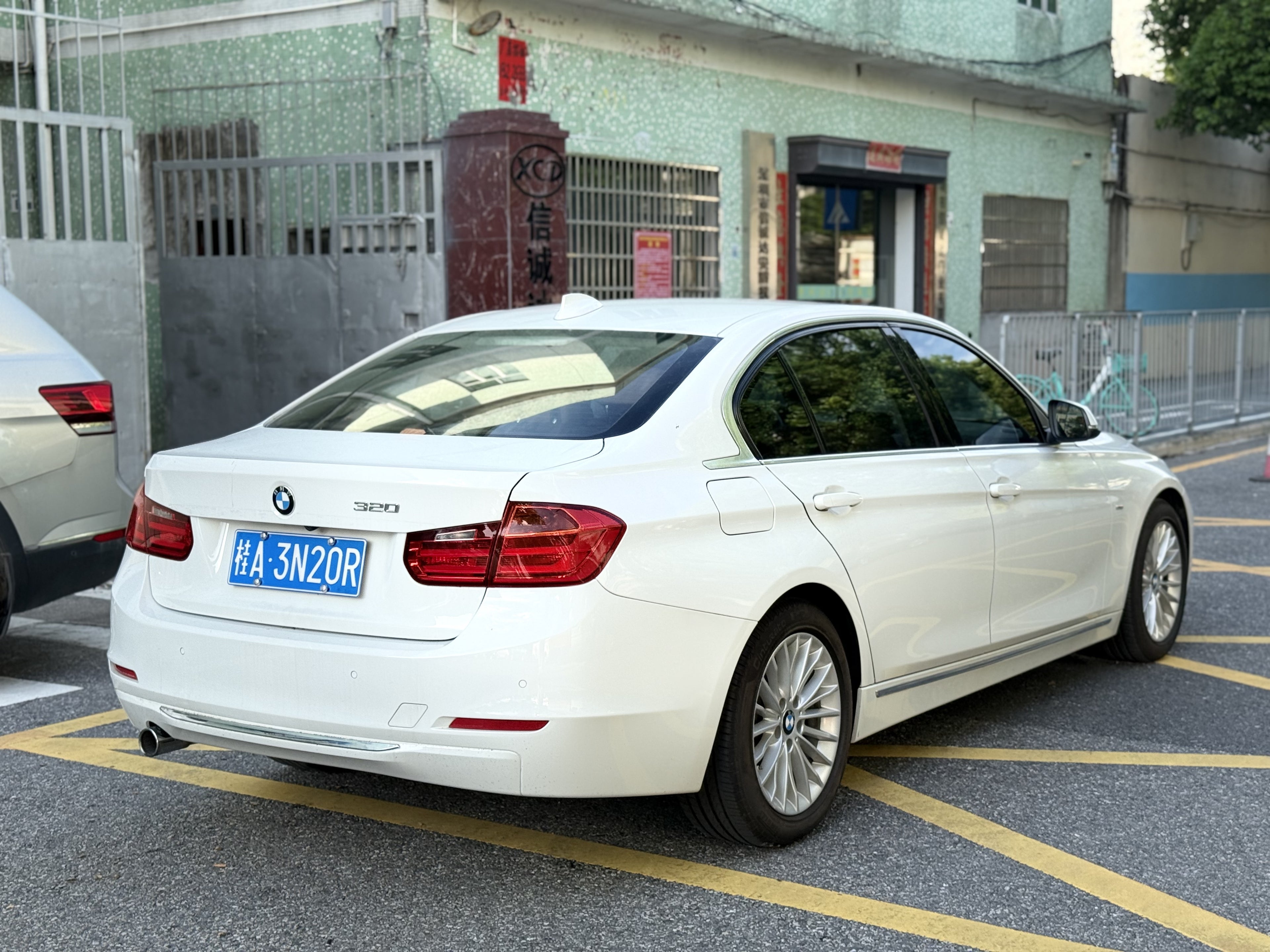 FOB Shenzhen Used 2015 BMW 3 Series 320Li Luxury Package 4-Door 5-Seater RWD Sedan | 2.0T Turbo Gasoline Export Ready