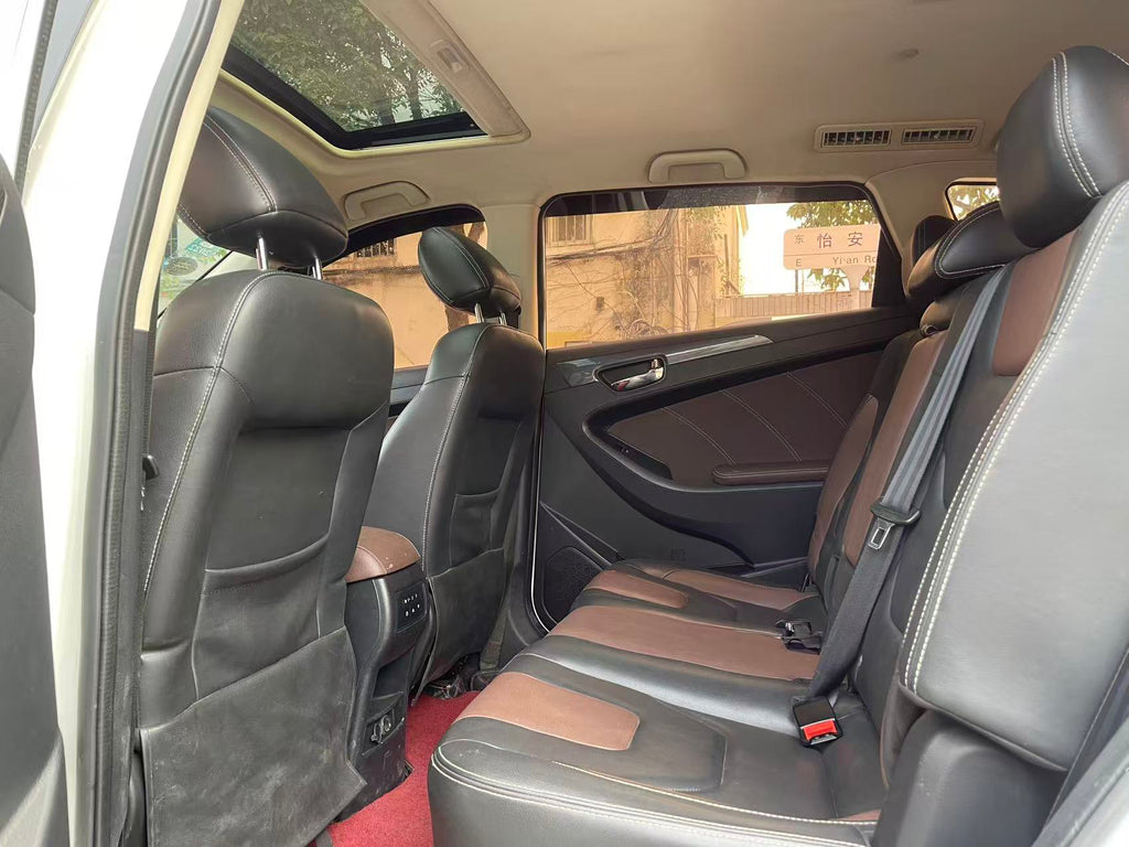 Dongfeng Fengguang 580 2017 driver side rear three-quarter view