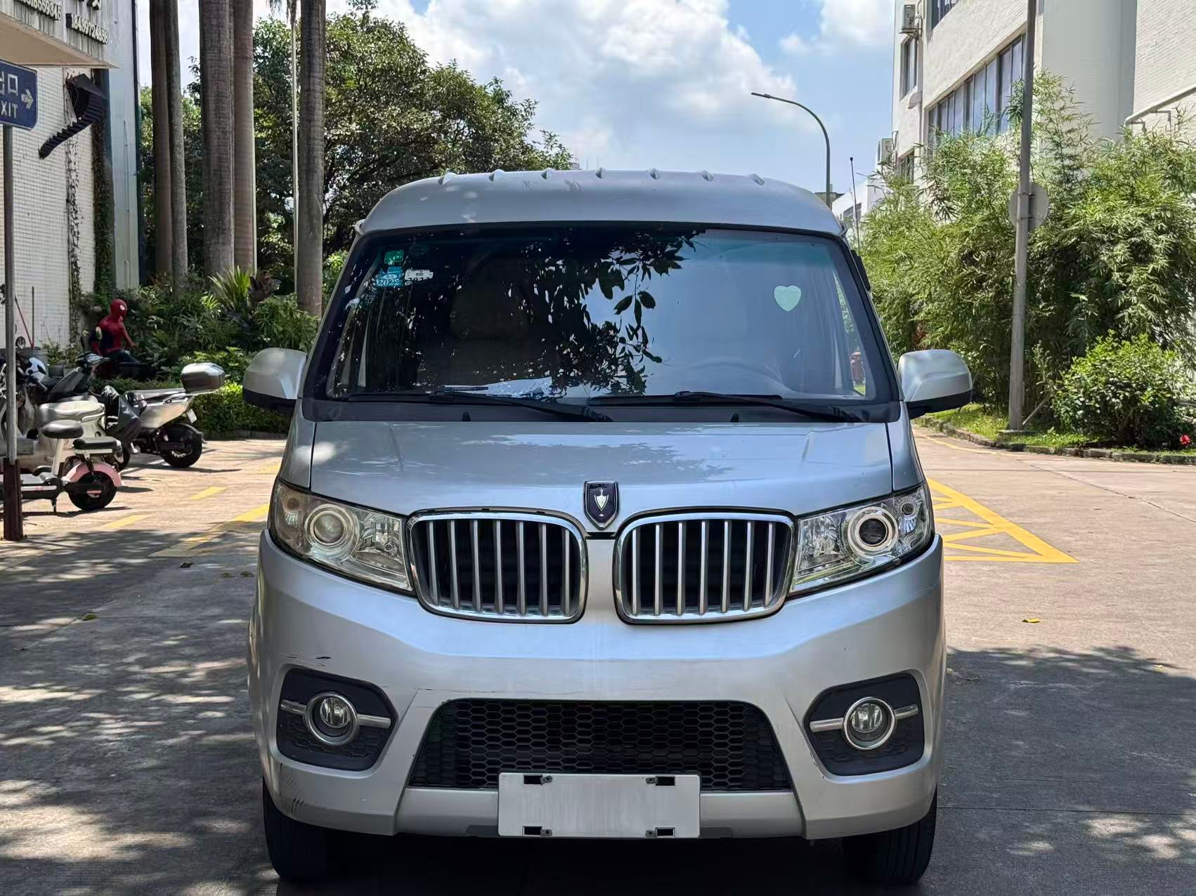 Jinbei X30L rear view straight