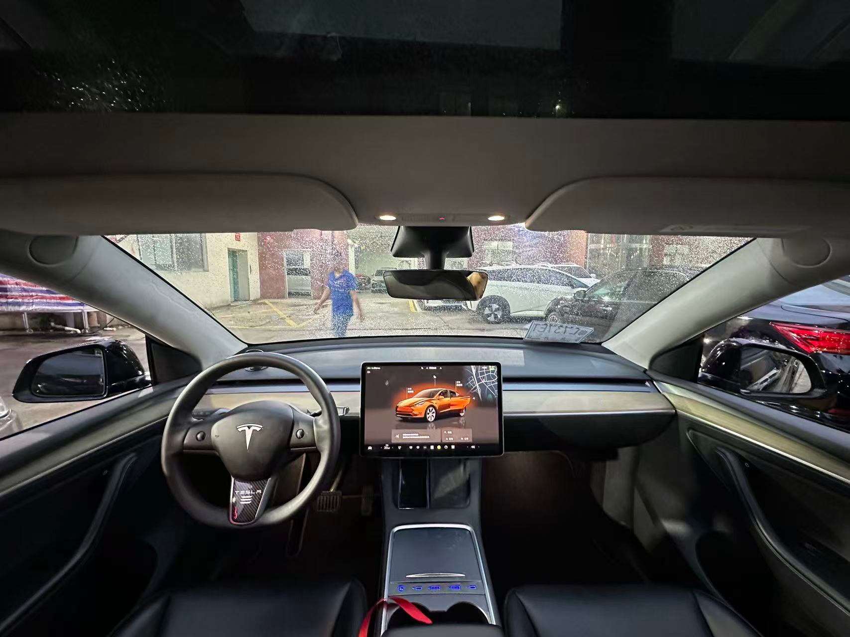 Tesla Model Y 2022 interior dashboard view