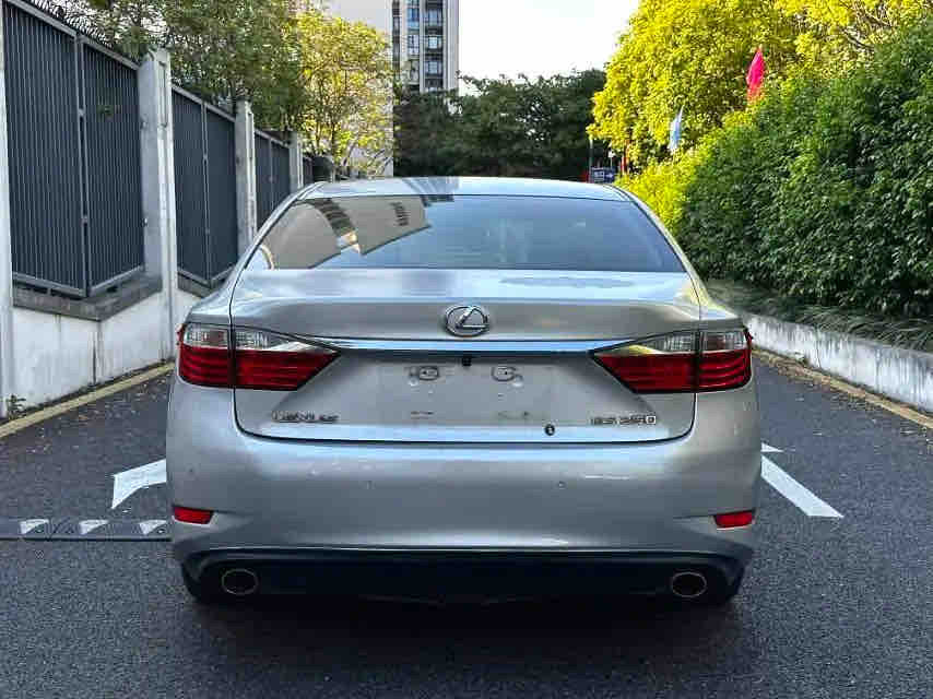 Used 2013 Lexus ES250 2.5L Elite Saloon