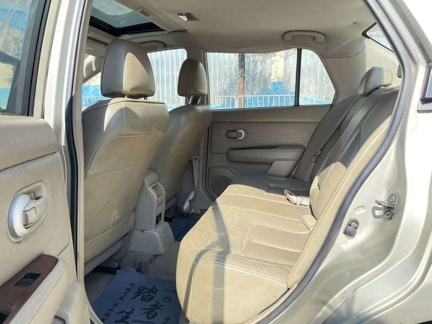 Nissan Tiida 2006 interior rear seats