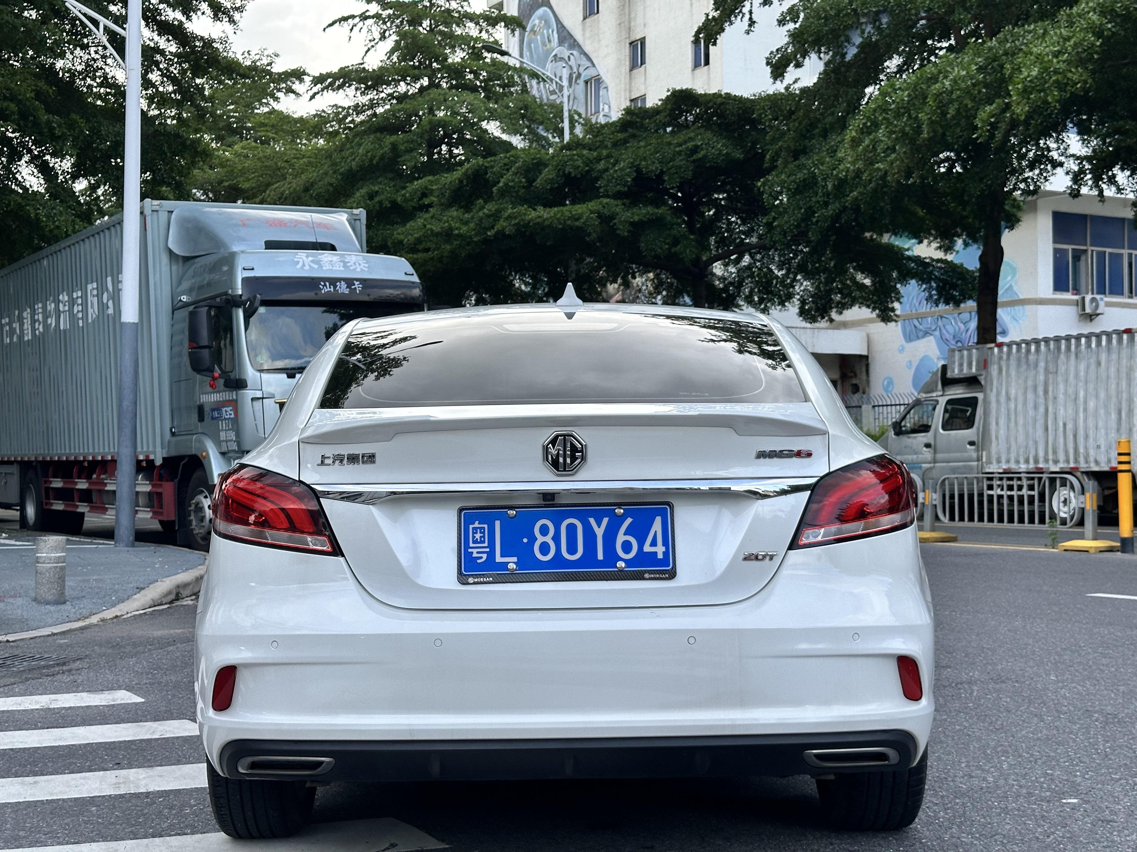MG 6 2017 rear view straight on
