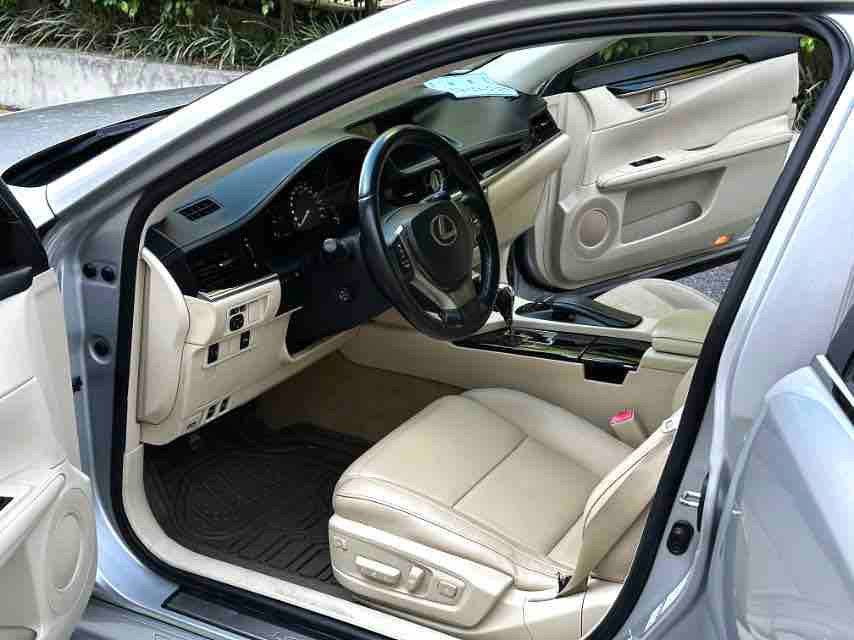 Used 2013 Lexus ES250 2.5L Elite Saloon