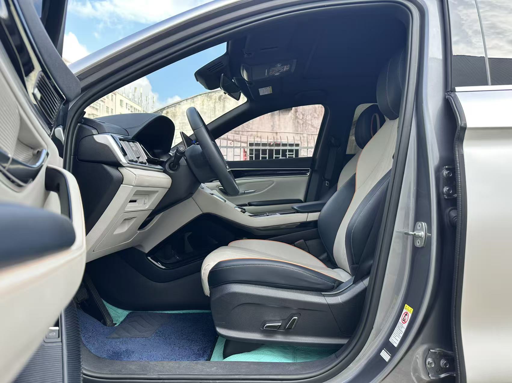 BYD Song PLUS DM-i 2021 - Rear three-quarter view