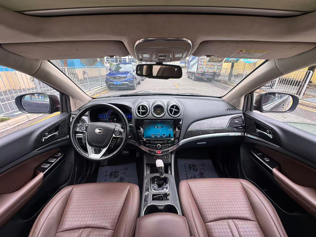 FOB Shenzhen Used 2016 BYD S7 Premium 2.0T Wet Dual Clutch 5-Door 7-Seater FWD Midsize SUV Low Mileage Export Car