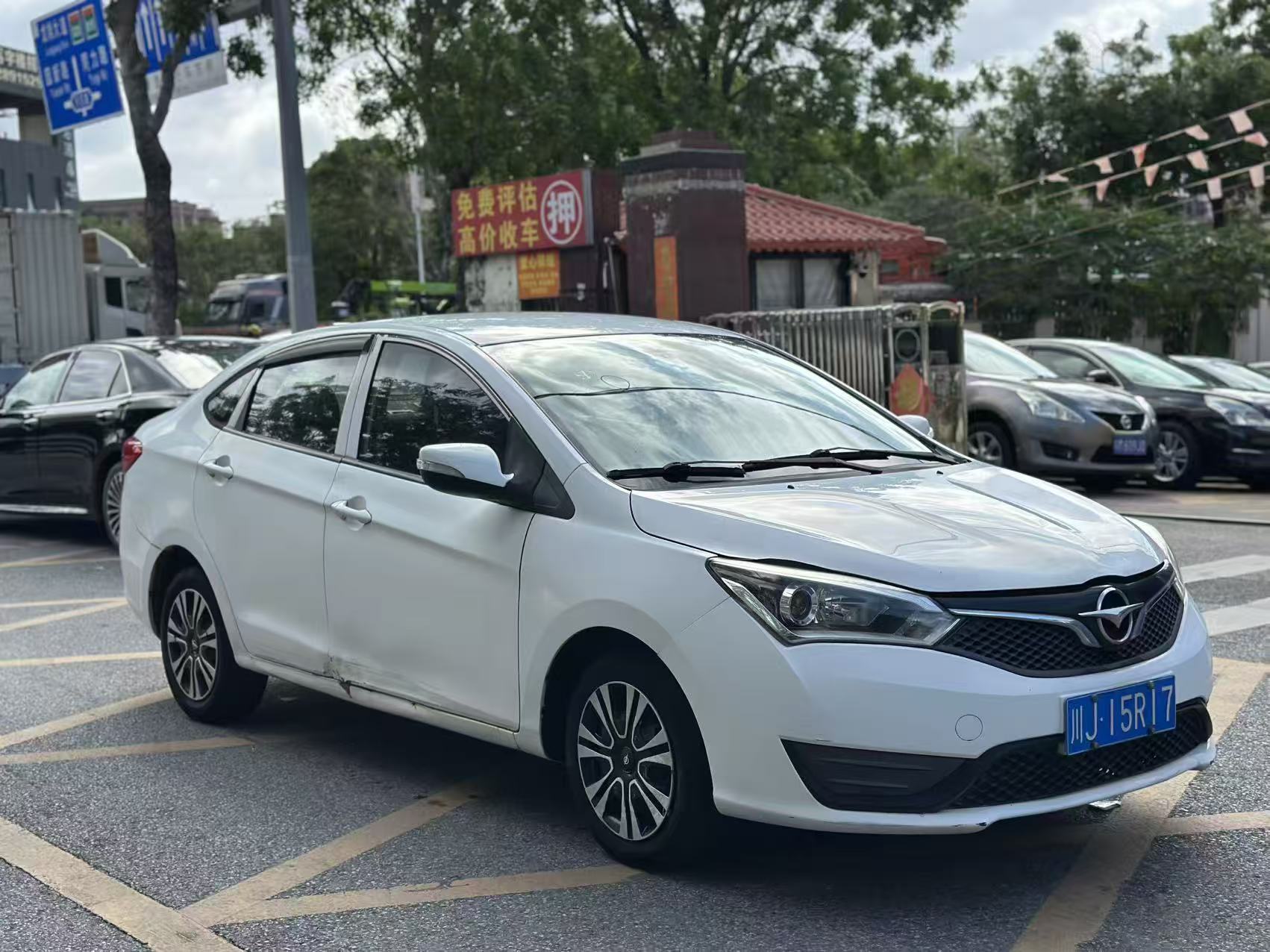 FOB Shenzhen Used 2016 Haima M3 Fashion 1.5L Manual 4-Door 5-Seater FWD Compact Sedan