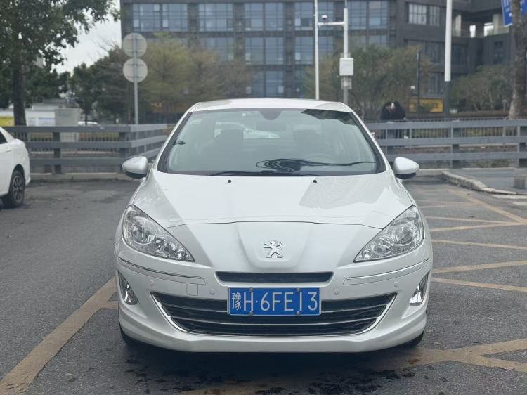 FOB Shenzhen Used 2013 Peugeot 408 Comfort 2.0L Manual 4-Door 5-Seater FWD Compact Sedan National IV Emission Export Ready