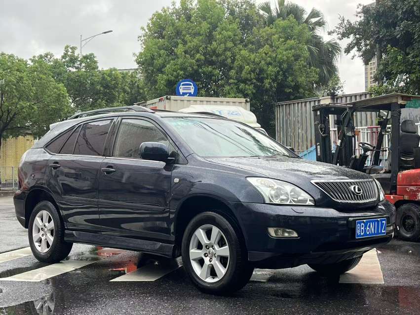 雷克萨斯RX300 正后方外观