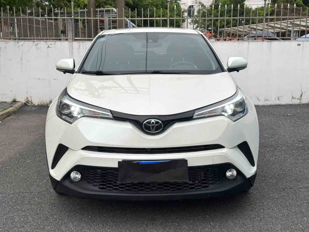 Used Toyota C-HR 2020 2.0L Leading Edition Automatic SUV, White, 50,000km, LHD, FOB Shenzhen For Export