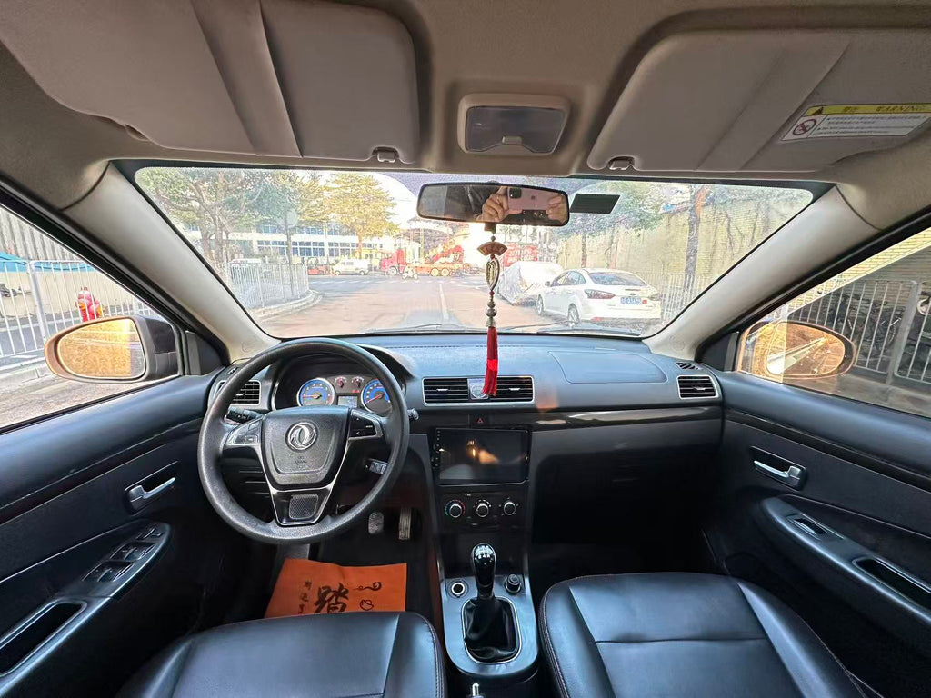 Dongfeng Fengguang 370 front exterior view