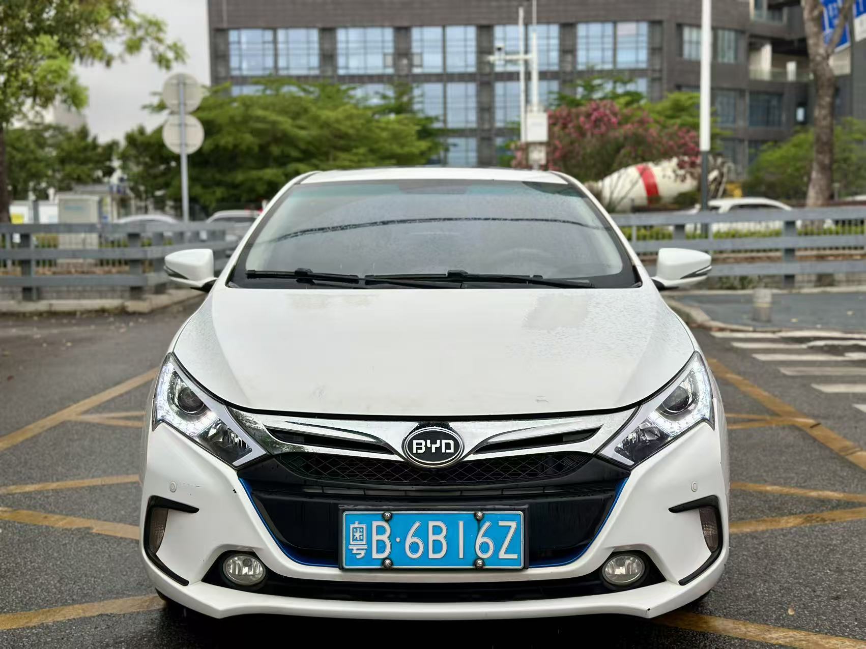 FOB Shenzhen Used 2015 BYD Qin New Energy Dual Crown Flagship Plus 1.5T PHEV Sedan | 70KM EV Range LFP Battery Export Ready