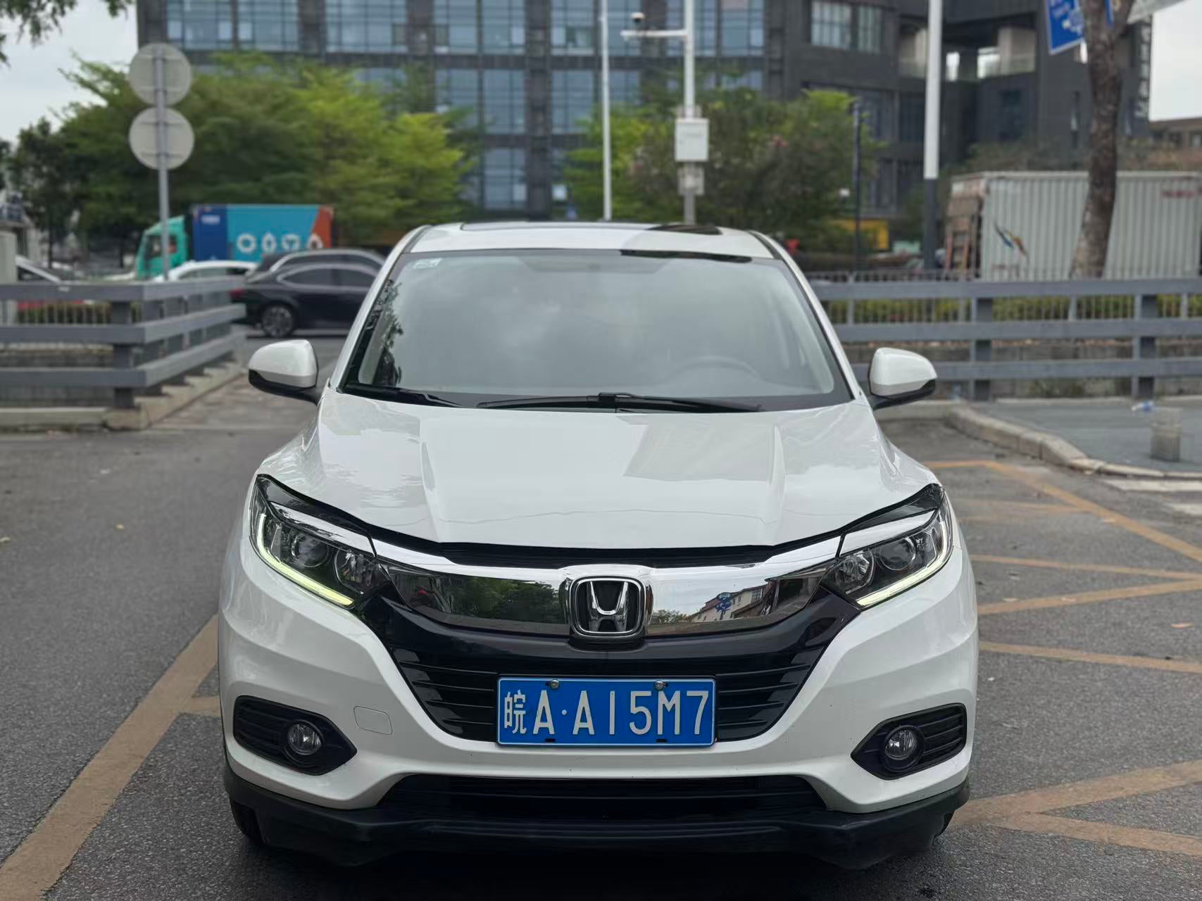 Honda Vezel rear three-quarter view