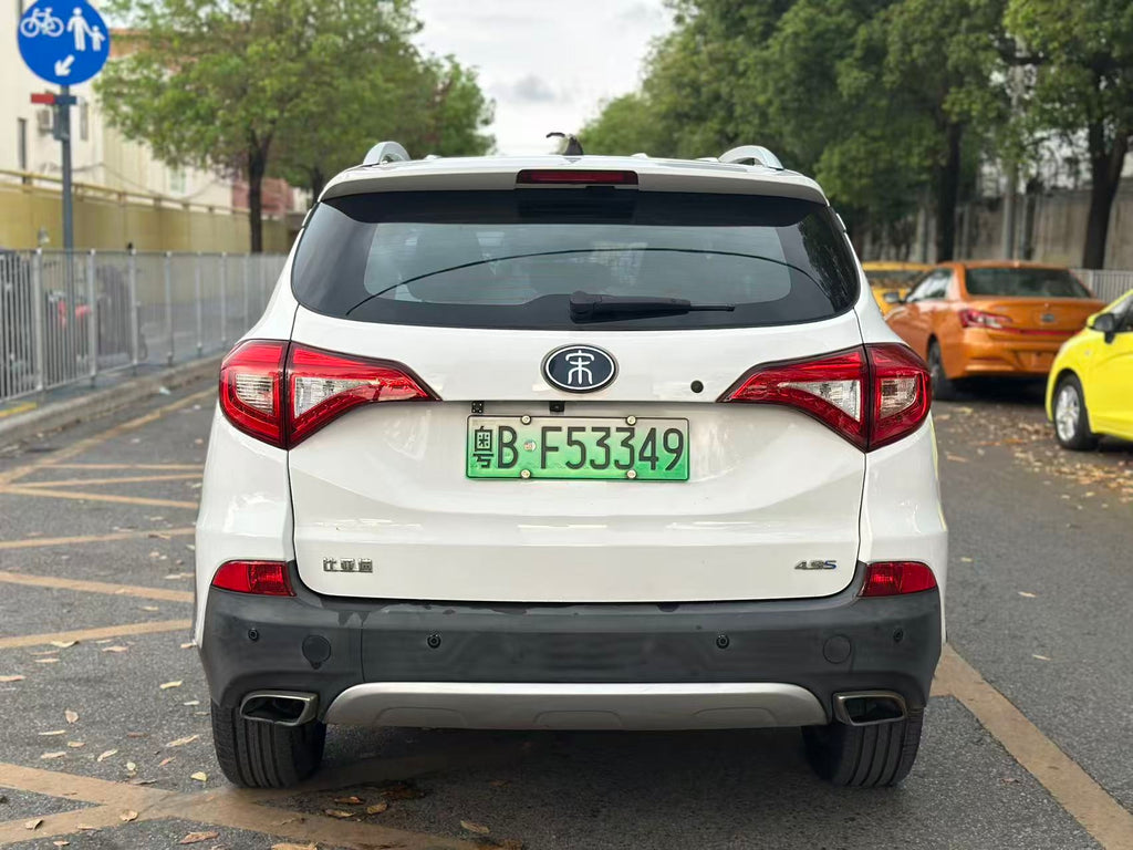 BYD Song DM 2017 - Rear quarter view right