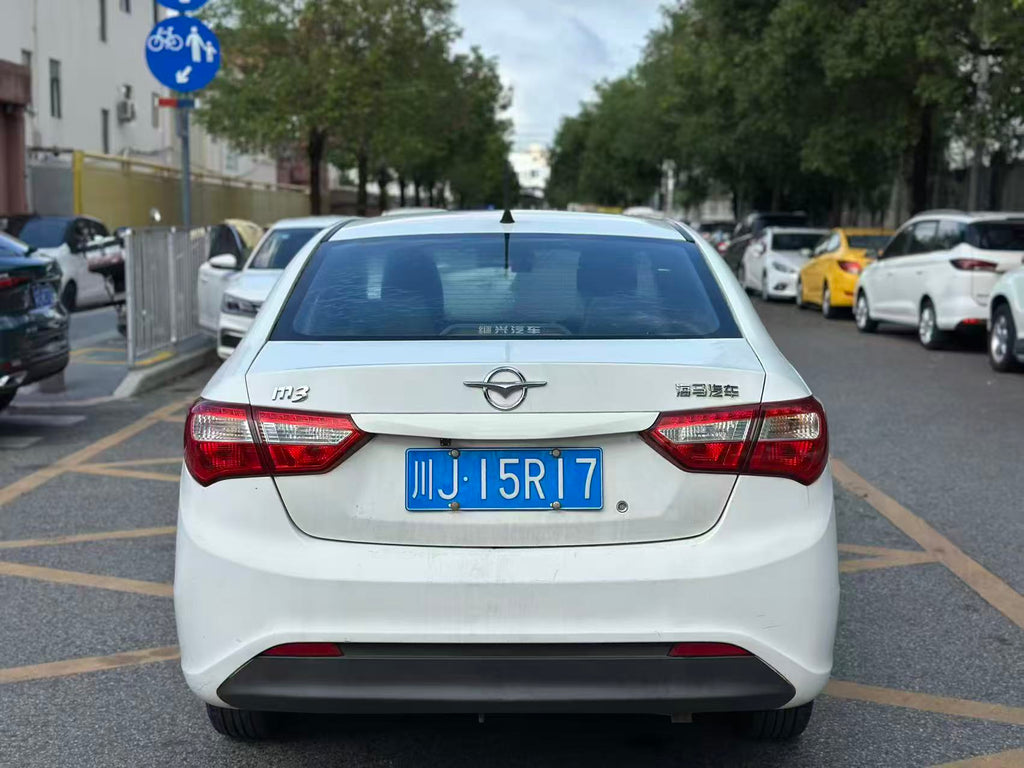FOB Shenzhen Used 2016 Haima M3 Fashion 1.5L Manual 4-Door 5-Seater FWD Compact Sedan