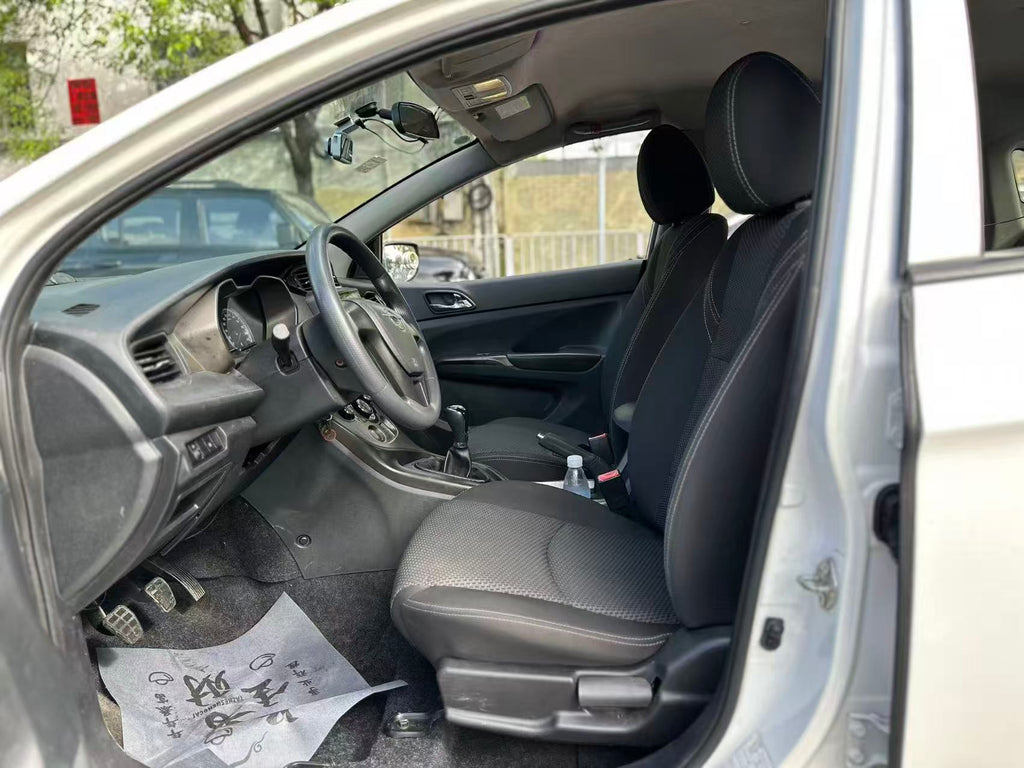 FOB Shenzhen Used 2016 Haima M3 Fashion 1.5L Manual 4-Door 5-Seater FWD Compact Sedan