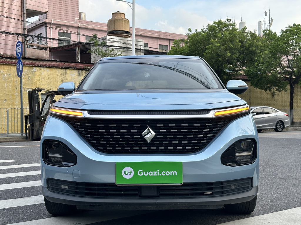 Baojun RM-5 front passenger seat interior