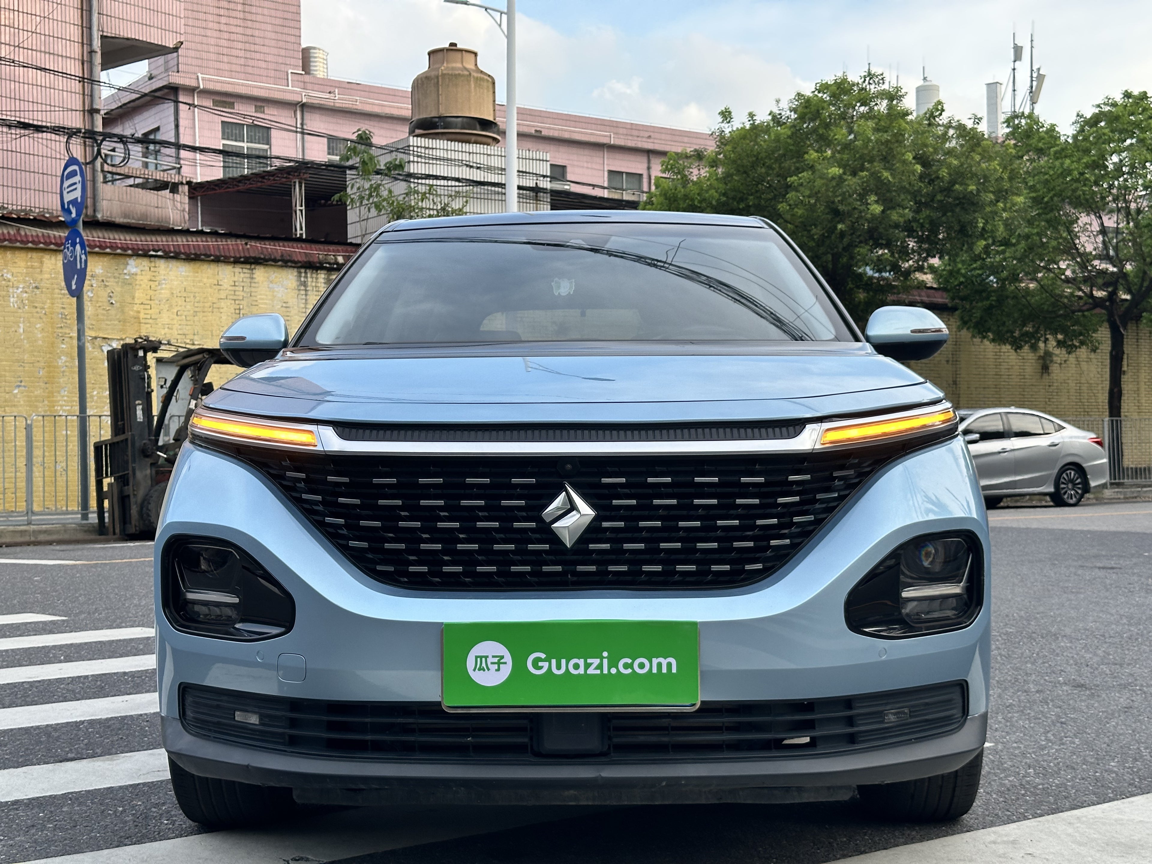 Baojun RM-5 front passenger seat interior