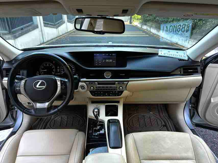 Used 2013 Lexus ES250 2.5L Elite Saloon