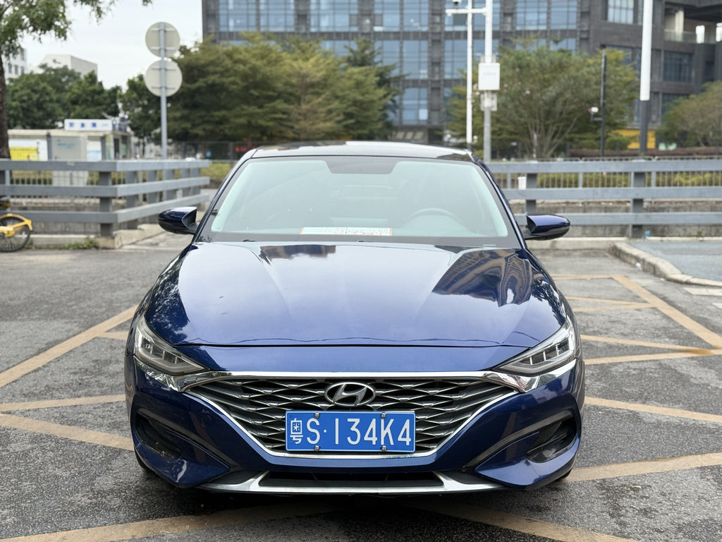 2019 Hyundai Lafesta 280TGDi Sport - Dashboard and cockpit view