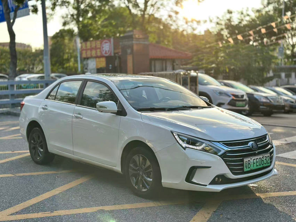 BYD Qin 2017 exterior front view white