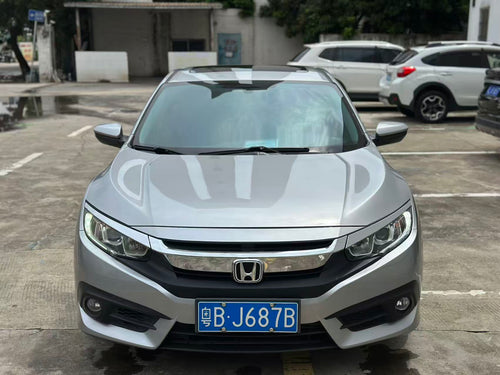 Honda Civic 2016 rear three-quarter view