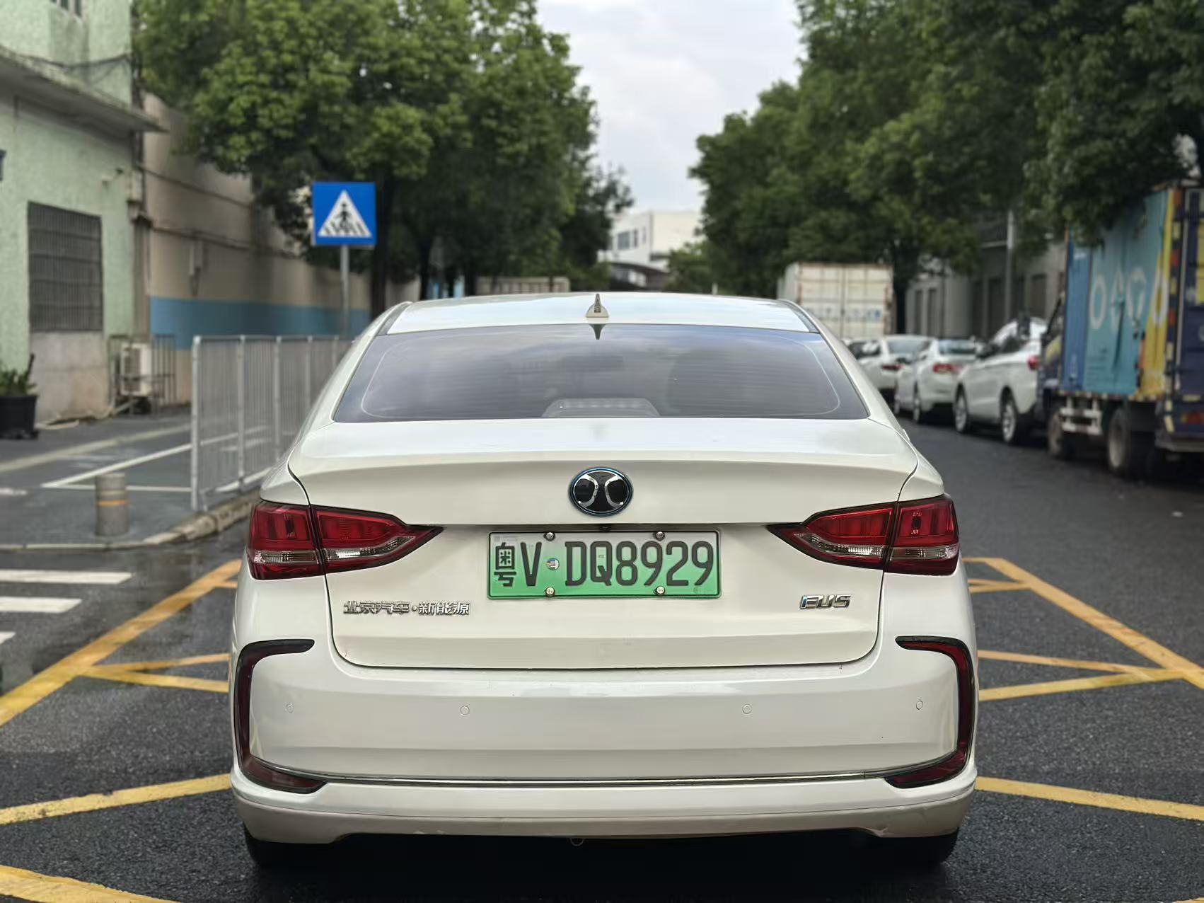 BAIC Beijing EU5 dashboard and interior view