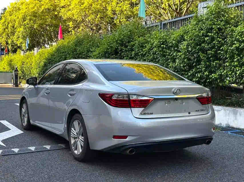 Used 2013 Lexus ES250 2.5L Elite Saloon